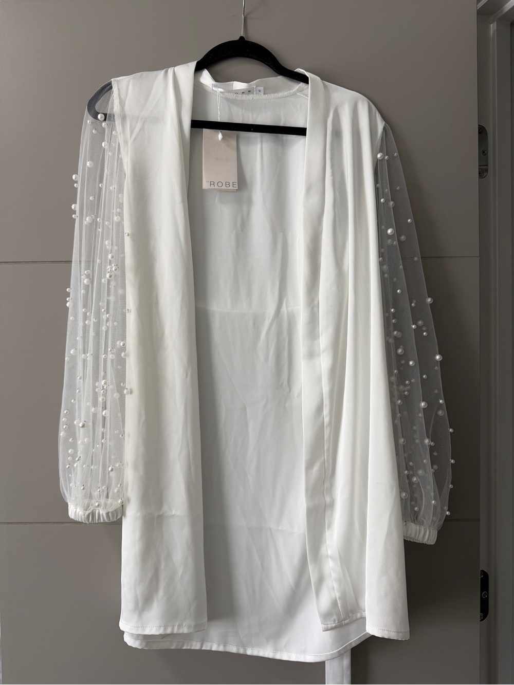 Elegant White Robe with Pearl-Embellished Sheer Sleeves